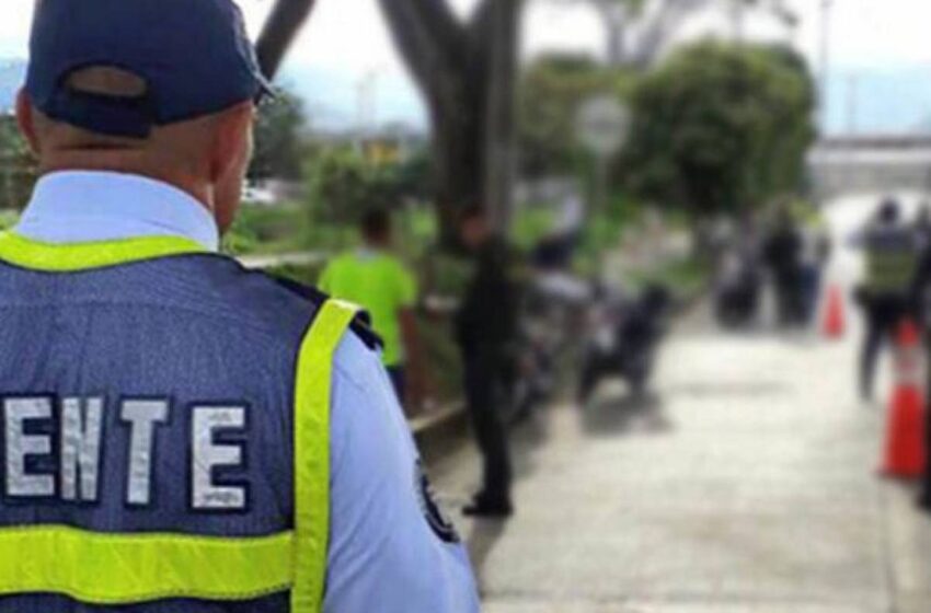 38 meses de cárcel a guarda de tránsito por recibir dinero