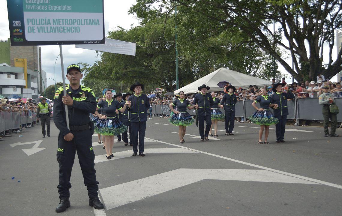 La policía también zapateo al ritmo del joropo