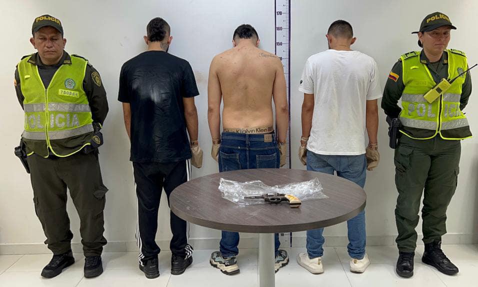 La Policía Metropolitana capturó a los 3 hombres señalados de atentar contra la vida de 2 personas en la comuna 10.