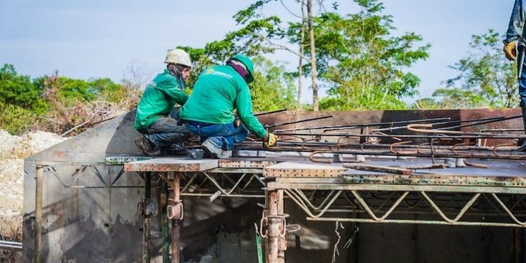 Vía charrascal – corredor ecológico ya tiene  dos de los cuatro kilómetros pavimentados