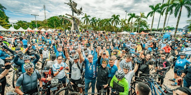 Villavicencio Brilla con la Travesía Bogotá–Villavo 2025: Más de 17.000 Ciclistas Celebran el Deporte y la Unidad