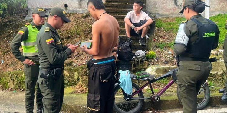 OPERATIVOS DE CONTROL Y REQUISAS MEJORAN LA SEGURIDAD EN EL CENTRO DE VILLAVICENCIO