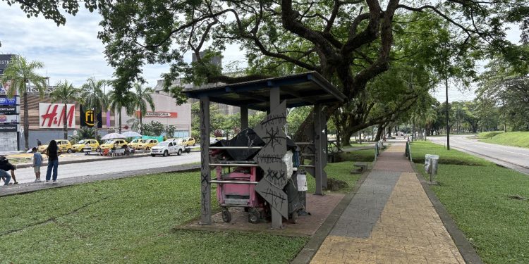 INICIA ORGANIZACIÓN DE VENDEDORES EN LA ALAMEDA DE LA AVENIDA 40 PARA LA ACTIVIDAD COMERCIAL DE FIN DE AÑO