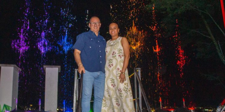 ALCALDE ALEXANDER BAQUERO INAUGURÓ LA ILUMINACIÓN NAVIDEÑA DE VILLAVICENCIO CON UN MENSAJE DE PAZ