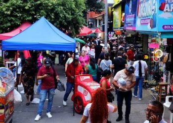 LA CITA PARA COMPRAR LOS REGALOS CON LOS MEJORES DESCUENTOS ES EN EL GRAN TRASNOCHÓN DEL CENTRO